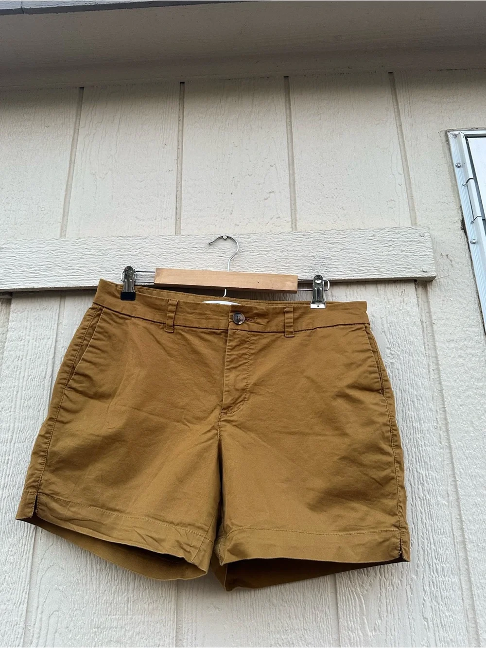 Old Navy Women’s size 10 Mustard Chino Bike Shorts
